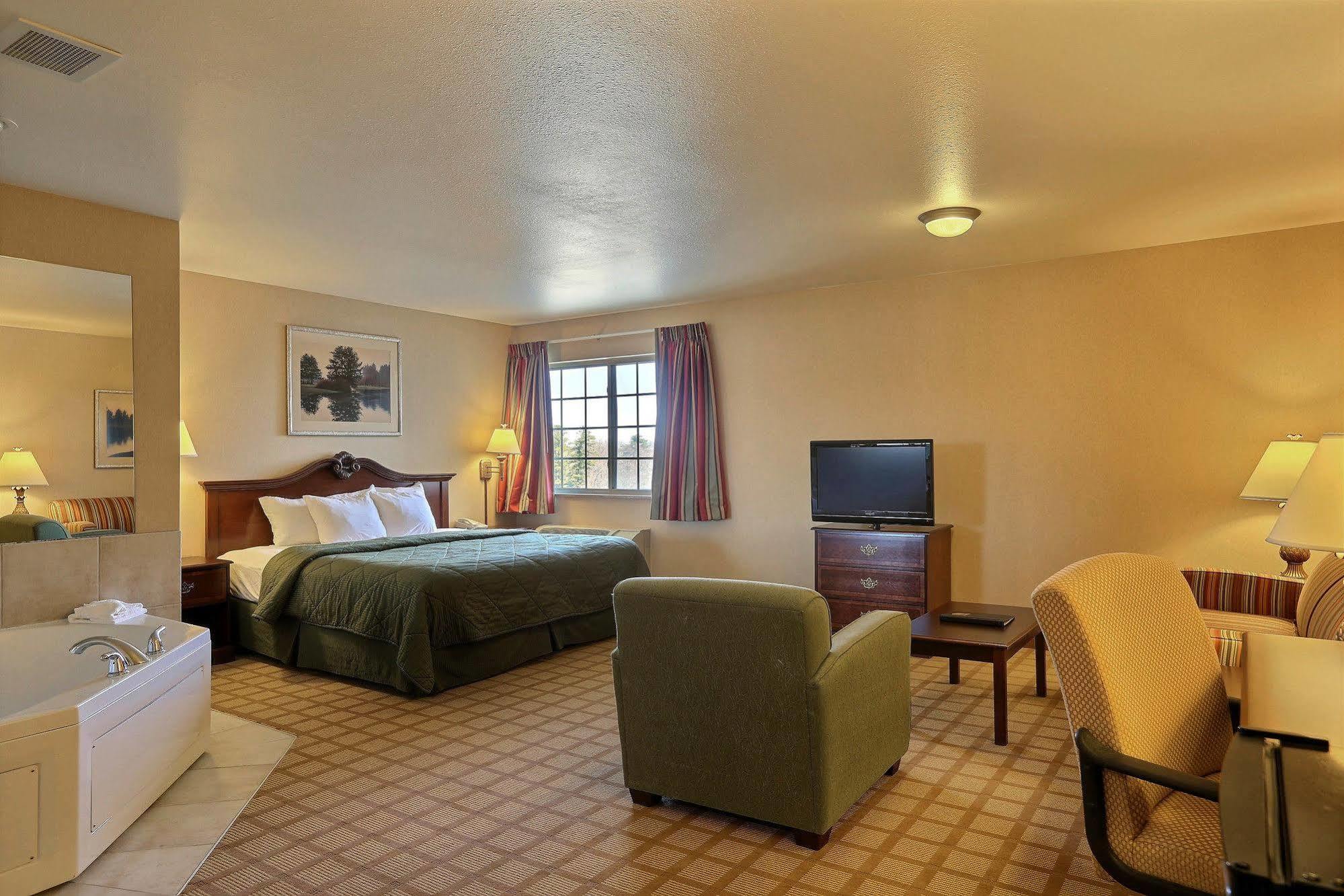 Boarders Inn & Suites By Cobblestone Hotels - Shawano Exteriér fotografie