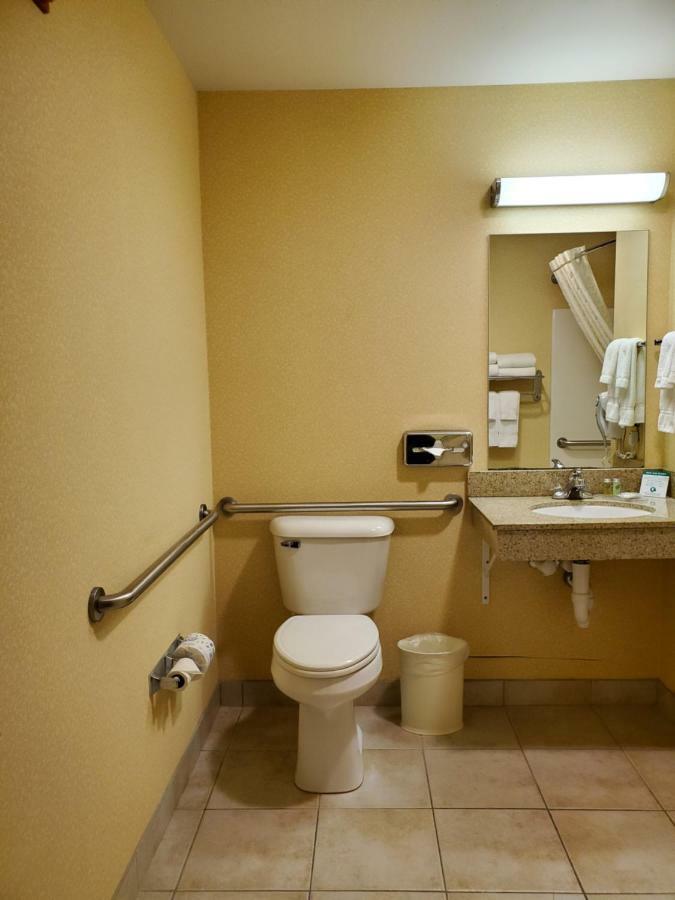 Boarders Inn & Suites By Cobblestone Hotels - Shawano Exteriér fotografie